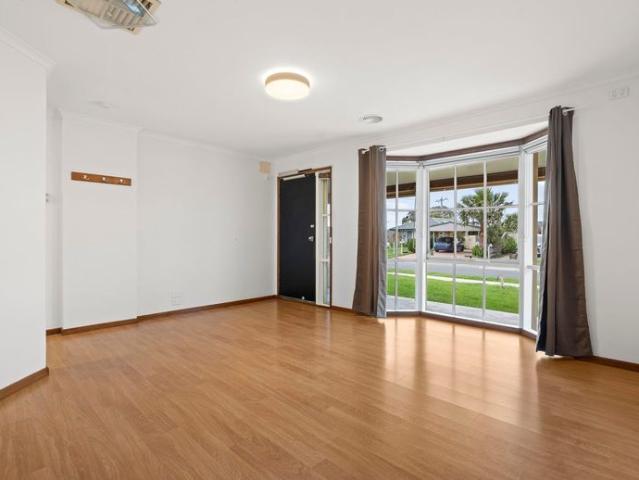 Spacious 3 Bedroom Family Home with Huge Backyard