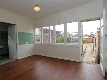 Spacious 3 Bedroom Family Home with Large Backyard!