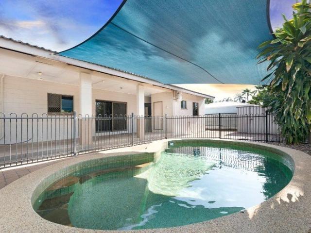 SPACIOUS 3 BEDROOM FAMILY HOME WITH POOL