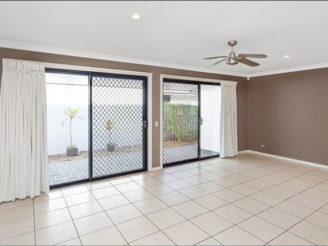 Spacious 3 Bedroom Family Home with Resort Style Facilities