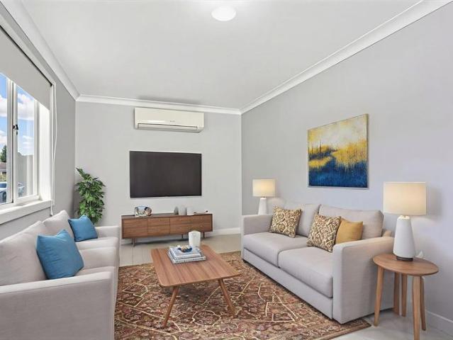 Spacious 3 Bedroom Family Home with Separate Retreat