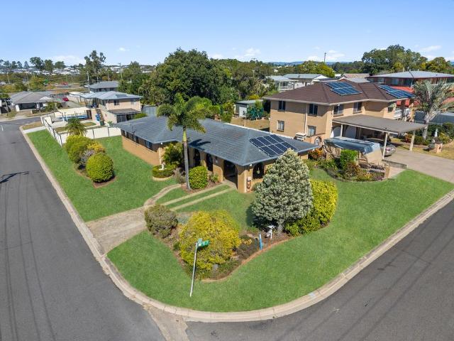 Spacious 3 Bedroom Family Home with Solar, Dishwasher & Beautifully Maintained Gardens