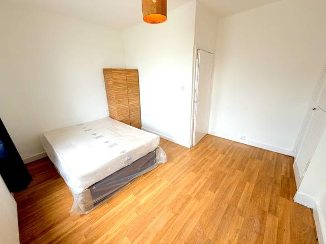 Spacious 3 bedroom Flat in Croydon