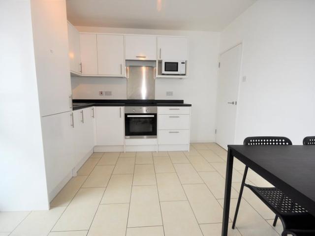 Spacious 3 Bedroom Flat in Euston