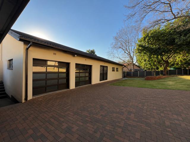 Spacious 3 bedroom house to let in Protea Park, Rustenburg—ideal for family living, ready to move in
