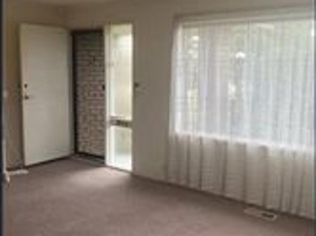 Spacious 3 bedroom home with mancave!