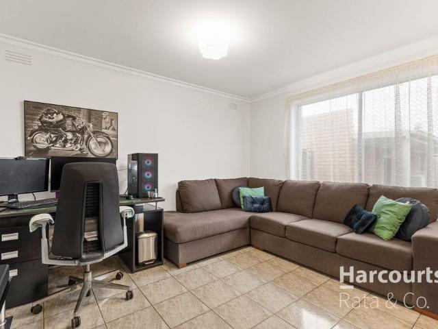 Spacious 3 Bedroom Home with Abundant Natural Light in Lalor