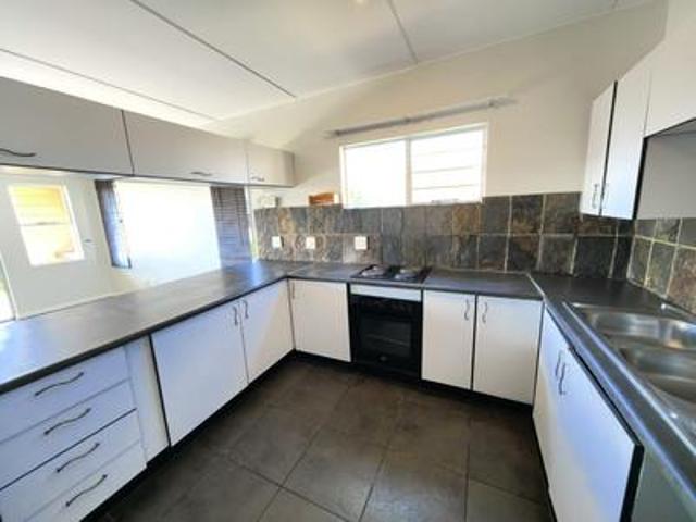 spacious 3 bedroom home with built i.
