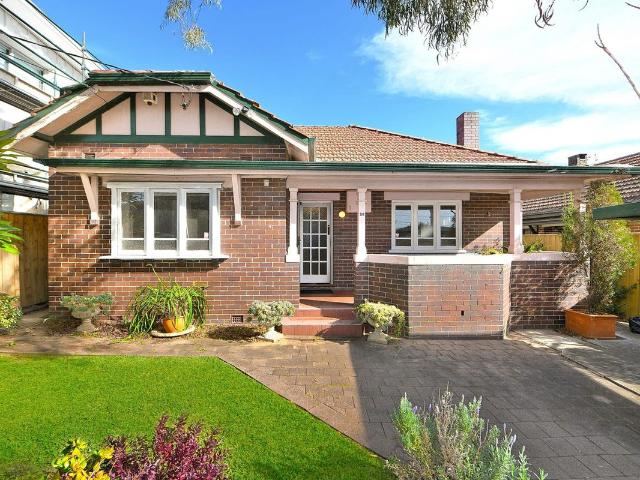 Spacious 3 Bedroom Home with Built Ins & Outdoor Retreat