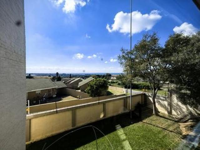 spacious 3 bedroom home with built i.