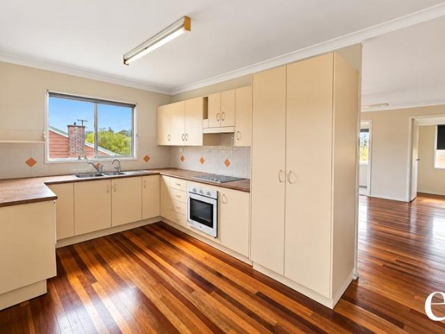 Spacious 3 Bedroom Home with Bonus Rumpus Room & Home Offices in Gracemere!