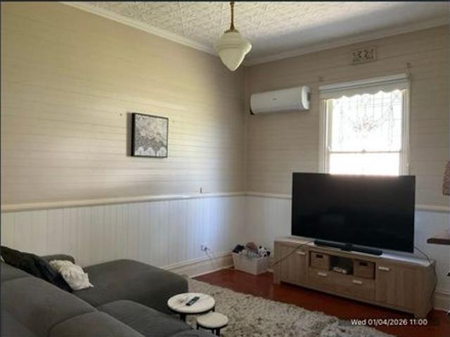 SPACIOUS 3 BEDROOM HOME WITH DOUBLE GARAGE