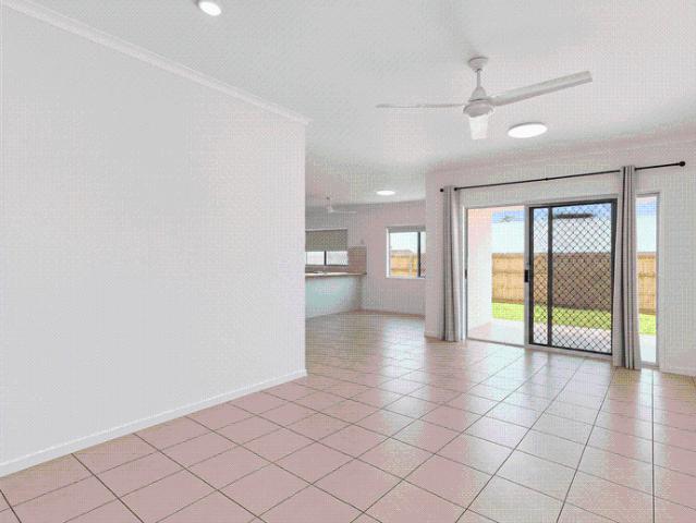 SPACIOUS 3 BEDROOM HOME WITH DOUBLE GARAGE & TRAILER ACCESS