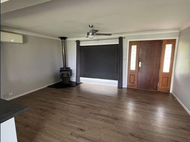 SPACIOUS 3 BEDROOM HOME WITH ENTERTAINING DECK