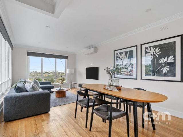 Spacious 3 Bedroom Home with Front Deck, Rumpus Room & Scenic Views