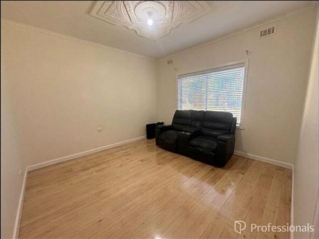 Spacious 3 Bedroom Home with Generous Backyard in Sunshine North