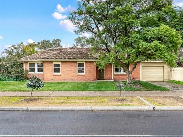 Spacious 3 Bedroom Home with Great Outdoor Space
