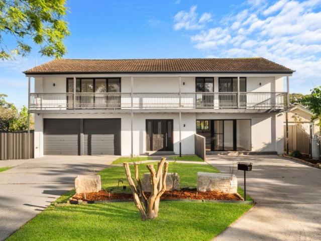 Spacious 3 Bedroom Home with Inground Pool & Golf Course Views