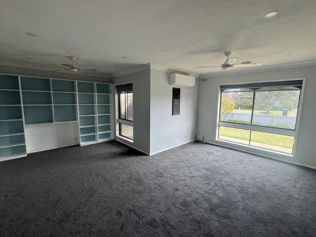 Spacious 3 Bedroom Home with Large Shed!
