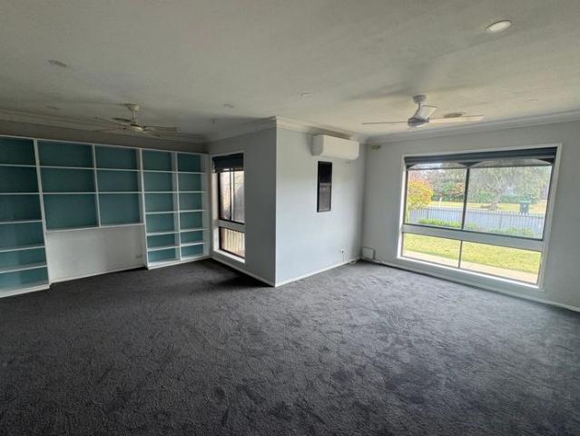 Spacious 3 Bedroom Home with Large Shed!