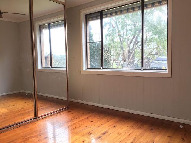 Spacious 3 Bedroom Home with Large Yard in Sought After Kiama