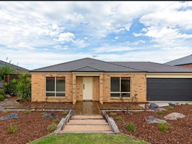 Spacious 3 Bedroom Home with Study in Peaceful Yarra Glen Pocket