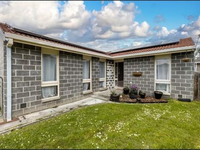 Spacious 3 Bedroom Home with Study & Large Yard