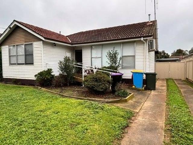 Spacious 3 Bedroom Home with Undercover Patio Shepparton Real Estate