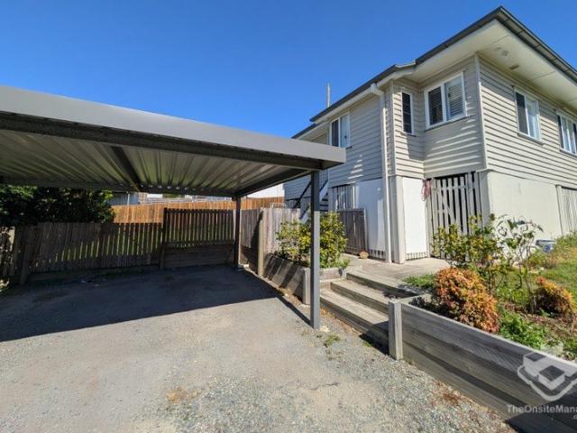Spacious 3 Bedroom Home with 1 Bathroom for Rent in Carina Heights