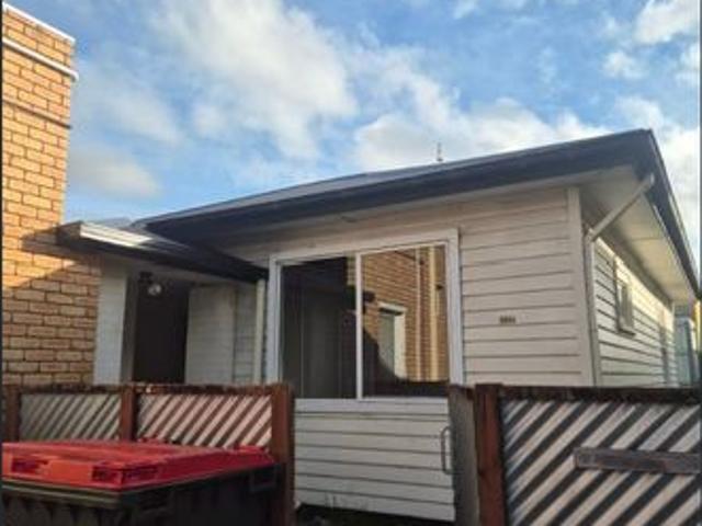 Spacious 3 bedroom home close to amenities