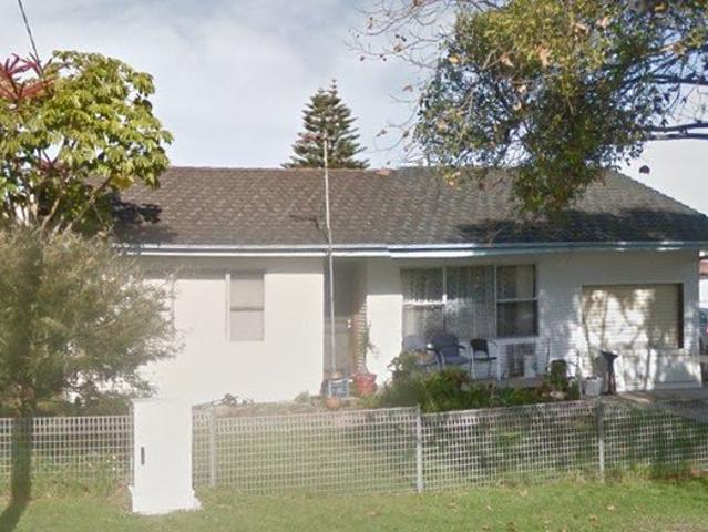 Spacious 3 Bedroom Home in the Heart of Long Jetty