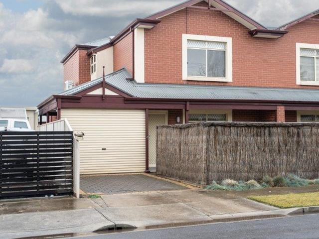 Spacious 3 Bedroom Home in a Convenient Brooklyn Park Location