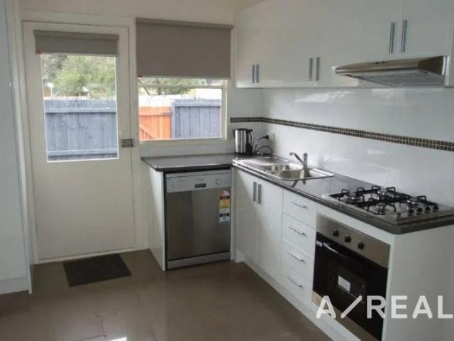 Spacious 3 Bedroom Home in a Convenient Frankston North Location