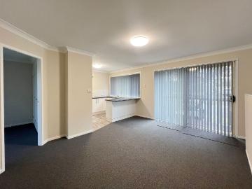 Spacious 3 Bedroom Home in a Peaceful Lakeside Setting