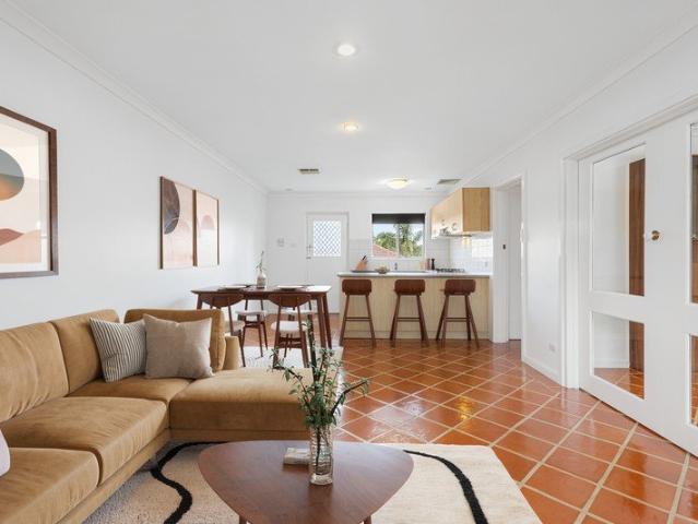 SPACIOUS 3 BEDROOM HOME IN CONVENIENT NEDLANDS LOCATION