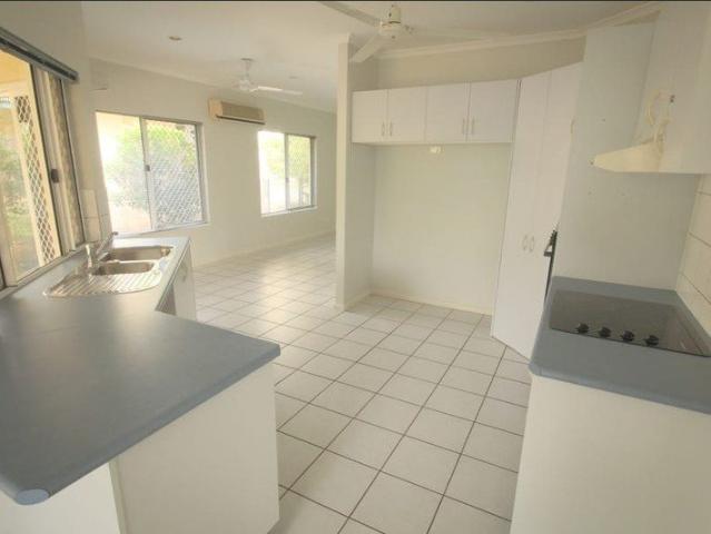 Spacious 3 Bedroom Home in Convenient Durack Location