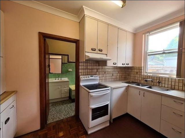 Spacious 3 Bedroom Home in Convenient Hurstville Location