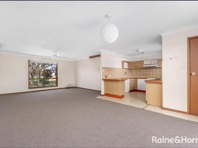 Spacious 3 bedroom home in fantastic location