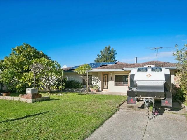 Spacious 3 Bedroom Home in Middle Swan
