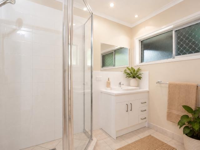Spacious 3 Bedroom Home in Middle Park – Walk to Schools, Great Yard & Entertaining Area!