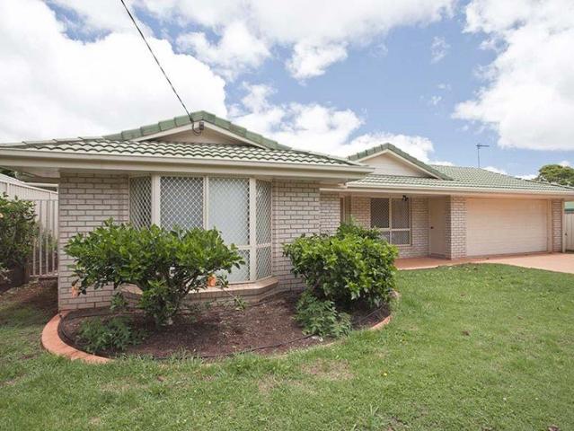 SPACIOUS & 3 BEDROOM HOME IN MIDDLE RIDGE