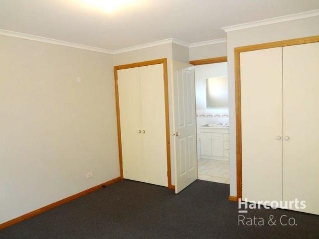 Spacious 3 Bedroom Home in Mill Park