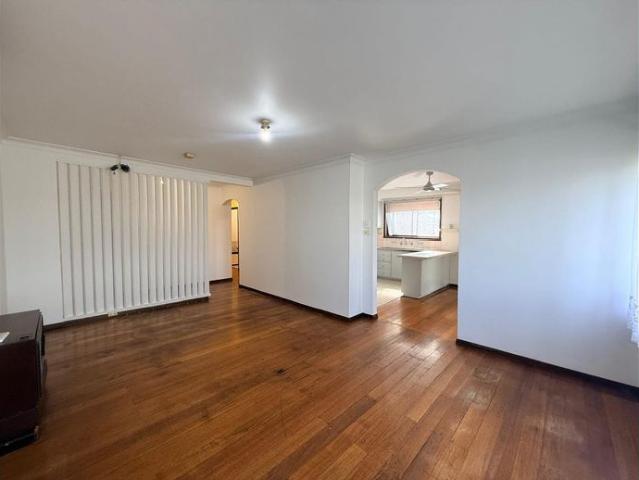 SPACIOUS 3 BEDROOM HOME IN PAKENHAM!