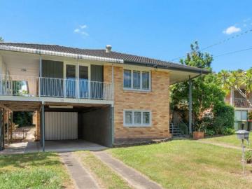 SPACIOUS, 3 BEDROOM HOME IN STAFFORD HEIGHTS