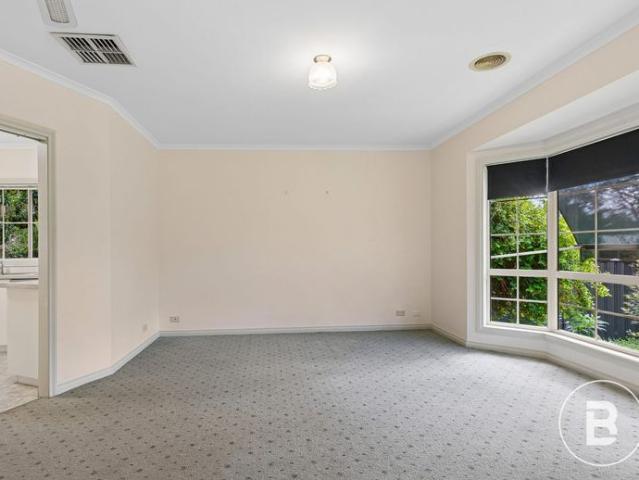 Spacious 3 Bedroom Home in Strathdale