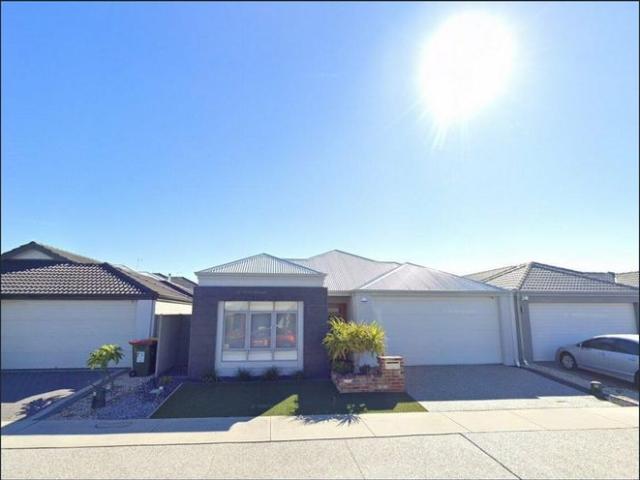 Spacious 3 Bedroom Home + Office & Theatre Room in Catalina Estate