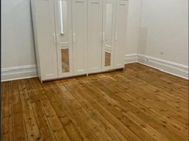 SPACIOUS 3 BEDROOM HOME ONLY MINUTES TO THE CITY