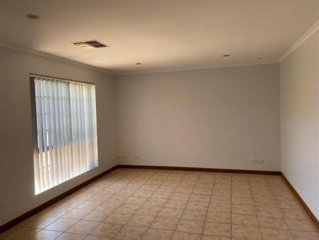 Spacious 3 bedroom Homette