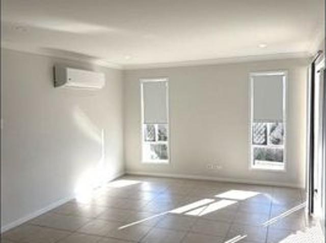 Spacious 3 bedroom Half Duplex in Westbrook