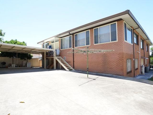 SPACIOUS 3 BEDROOM HALF HOUSE WATER & ELECTRICITY INCLUDED!